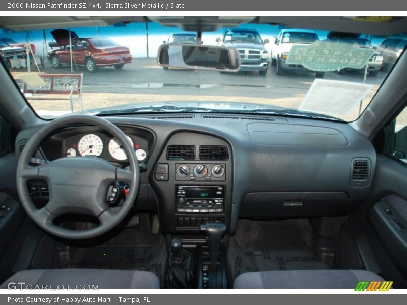 Dashboard of 2000 Pathfinder SE 4x4
