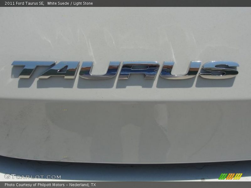  2011 Taurus SE Logo