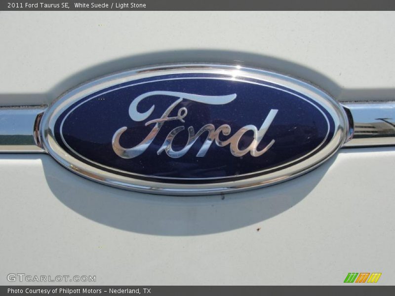  2011 Taurus SE Logo