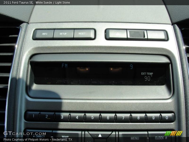 Controls of 2011 Taurus SE