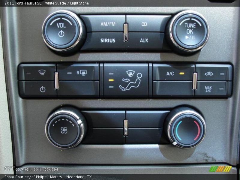 Controls of 2011 Taurus SE