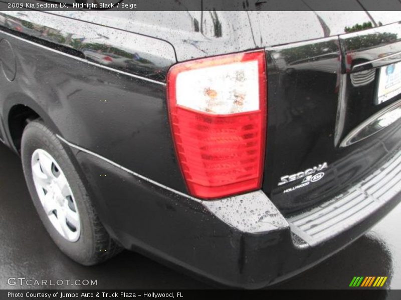 Midnight Black / Beige 2009 Kia Sedona LX