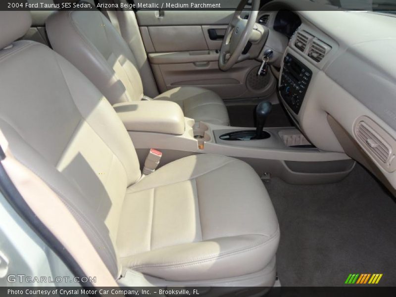 Arizona Beige Metallic / Medium Parchment 2004 Ford Taurus SES Sedan