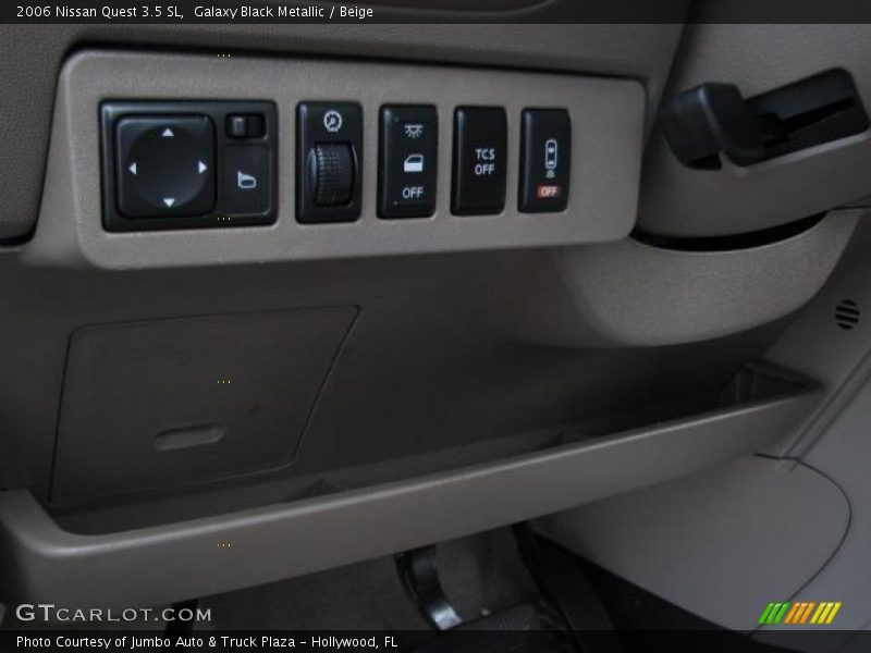 Galaxy Black Metallic / Beige 2006 Nissan Quest 3.5 SL