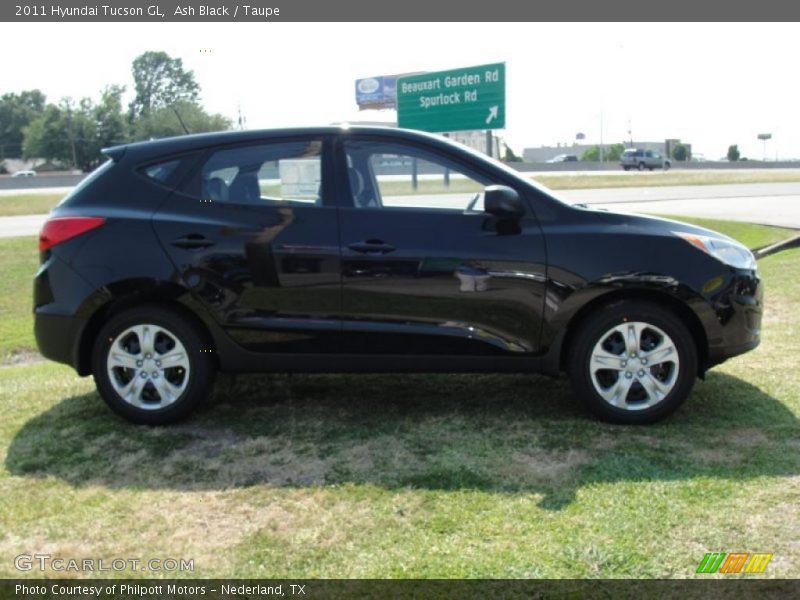 Ash Black / Taupe 2011 Hyundai Tucson GL