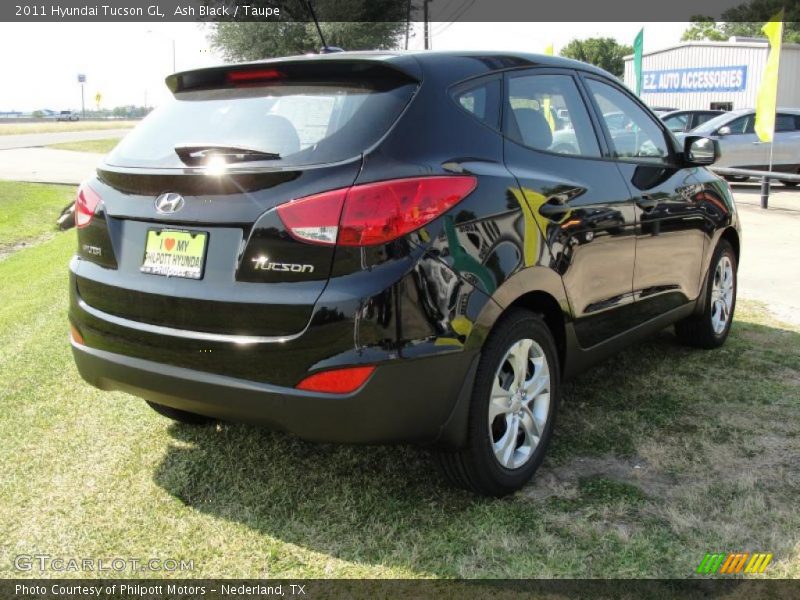 Ash Black / Taupe 2011 Hyundai Tucson GL
