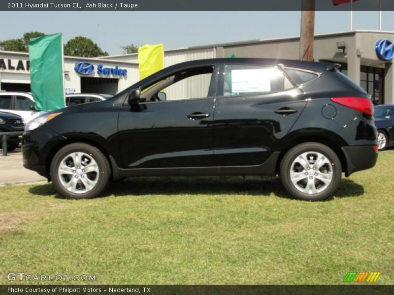 Ash Black / Taupe 2011 Hyundai Tucson GL