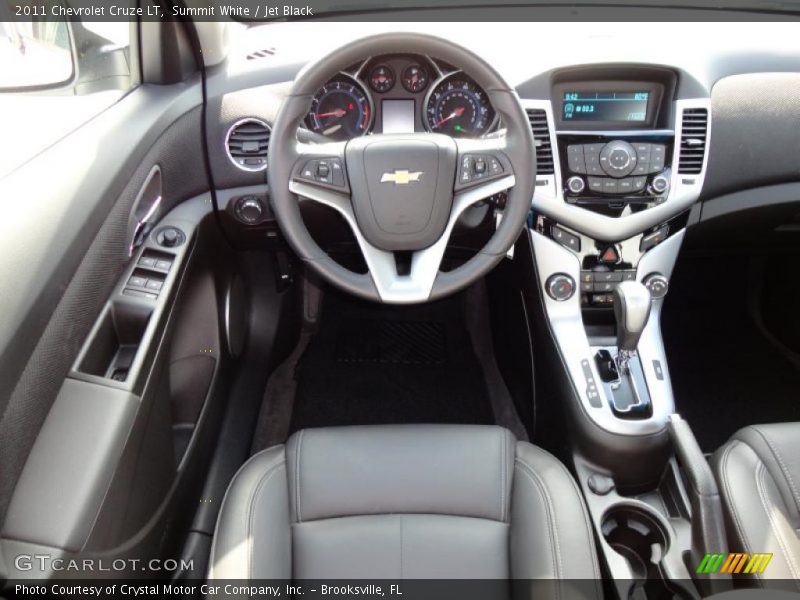 Summit White / Jet Black 2011 Chevrolet Cruze LT