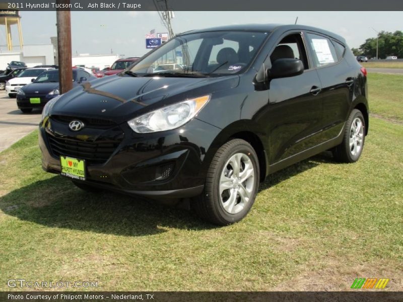 Ash Black / Taupe 2011 Hyundai Tucson GL