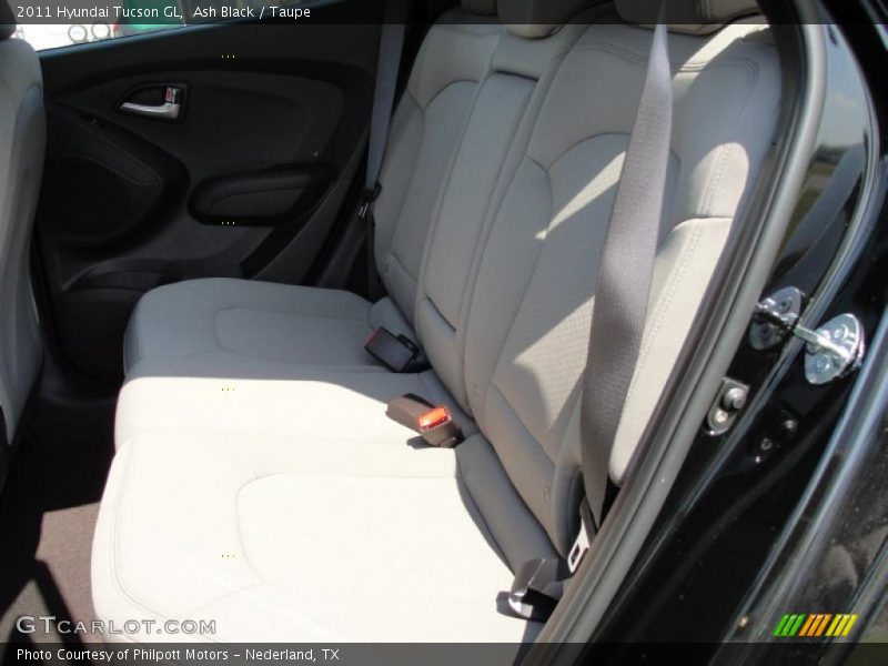 Ash Black / Taupe 2011 Hyundai Tucson GL