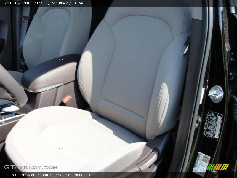 Ash Black / Taupe 2011 Hyundai Tucson GL