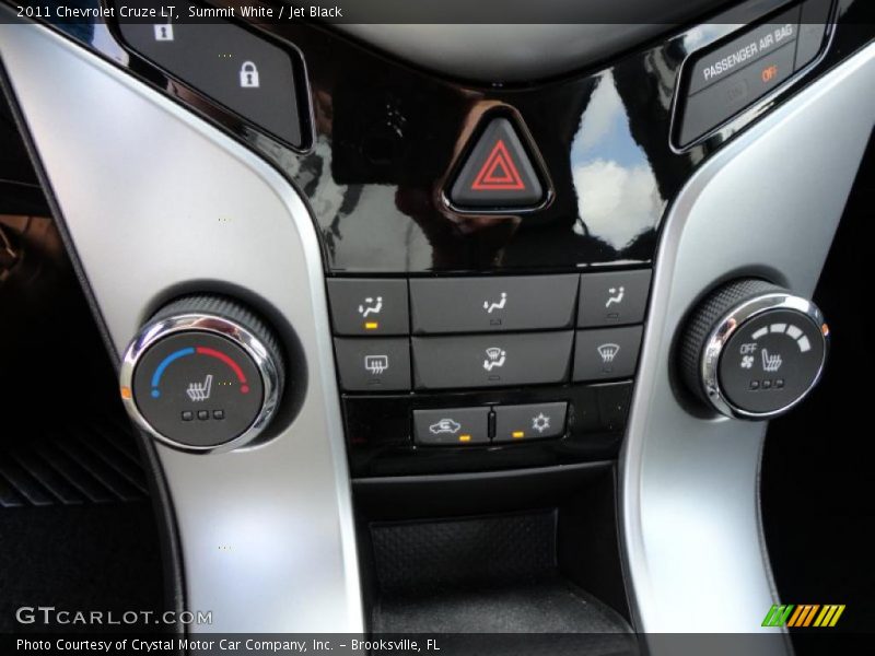 Summit White / Jet Black 2011 Chevrolet Cruze LT
