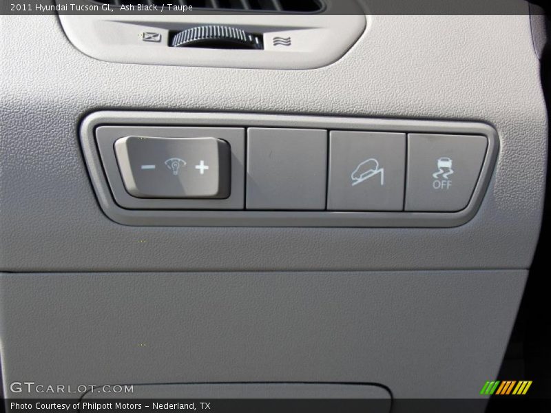 Ash Black / Taupe 2011 Hyundai Tucson GL
