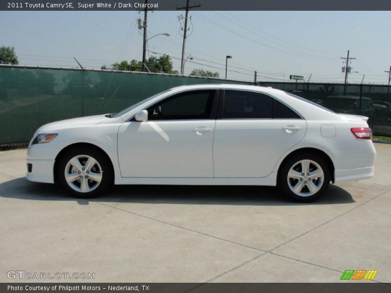 Super White / Dark Charcoal 2011 Toyota Camry SE