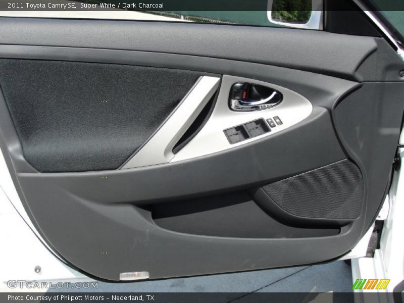 Super White / Dark Charcoal 2011 Toyota Camry SE