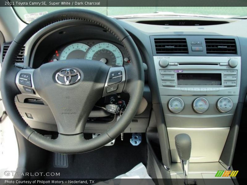 Super White / Dark Charcoal 2011 Toyota Camry SE