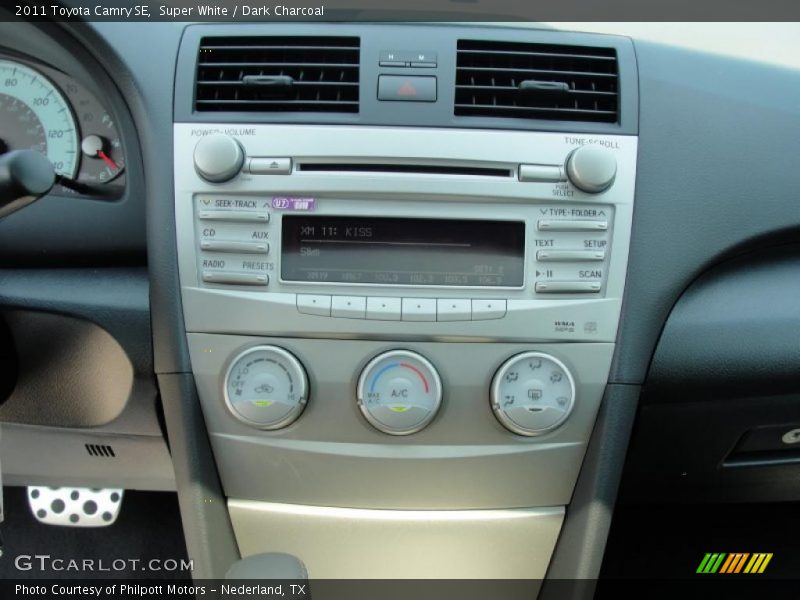 Super White / Dark Charcoal 2011 Toyota Camry SE