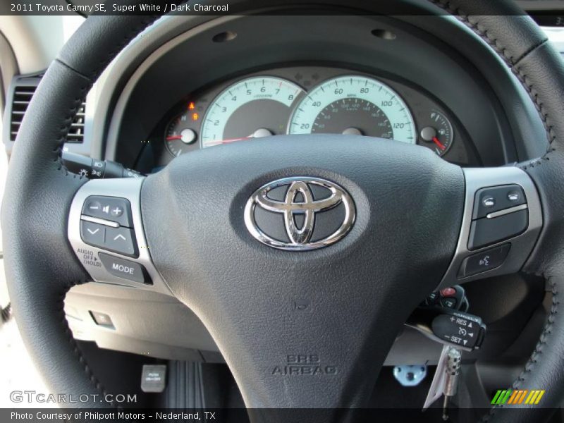 Super White / Dark Charcoal 2011 Toyota Camry SE