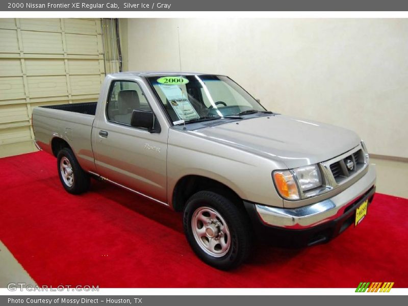 Front 3/4 View of 2000 Frontier XE Regular Cab