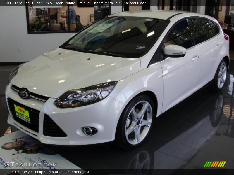 White Platinum Tricoat Metallic / Charcoal Black 2012 Ford Focus Titanium 5-Door