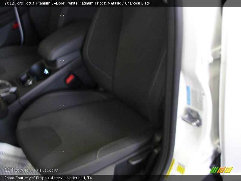 White Platinum Tricoat Metallic / Charcoal Black 2012 Ford Focus Titanium 5-Door