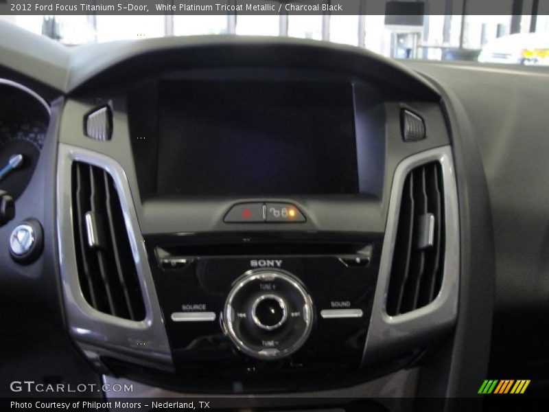 White Platinum Tricoat Metallic / Charcoal Black 2012 Ford Focus Titanium 5-Door