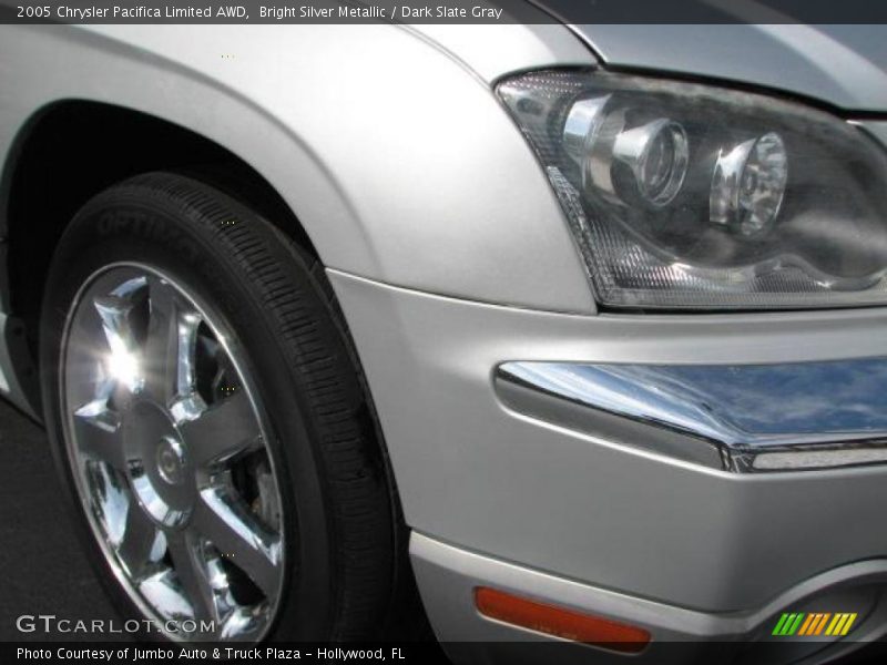 Bright Silver Metallic / Dark Slate Gray 2005 Chrysler Pacifica Limited AWD