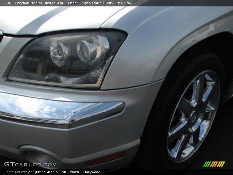Bright Silver Metallic / Dark Slate Gray 2005 Chrysler Pacifica Limited AWD