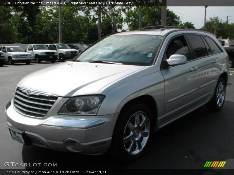 Front 3/4 View of 2005 Pacifica Limited AWD