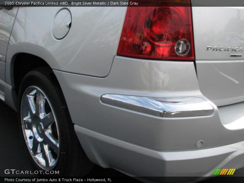 Bright Silver Metallic / Dark Slate Gray 2005 Chrysler Pacifica Limited AWD