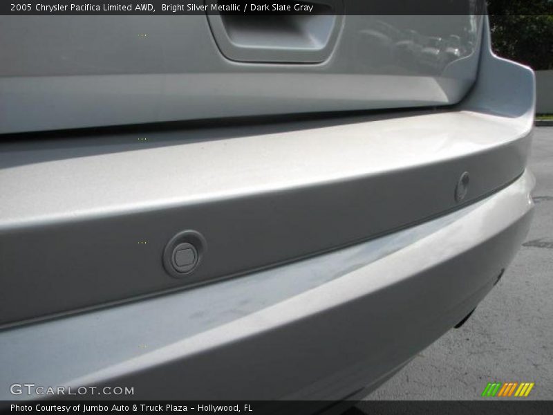 Bright Silver Metallic / Dark Slate Gray 2005 Chrysler Pacifica Limited AWD