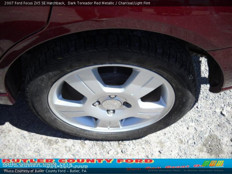 Dark Toreador Red Metallic / Charcoal/Light Flint 2007 Ford Focus ZX5 SE Hatchback