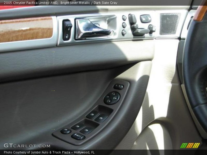 Bright Silver Metallic / Dark Slate Gray 2005 Chrysler Pacifica Limited AWD