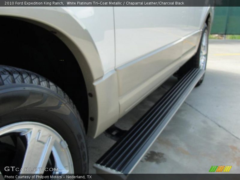 White Platinum Tri-Coat Metallic / Chaparral Leather/Charcoal Black 2010 Ford Expedition King Ranch