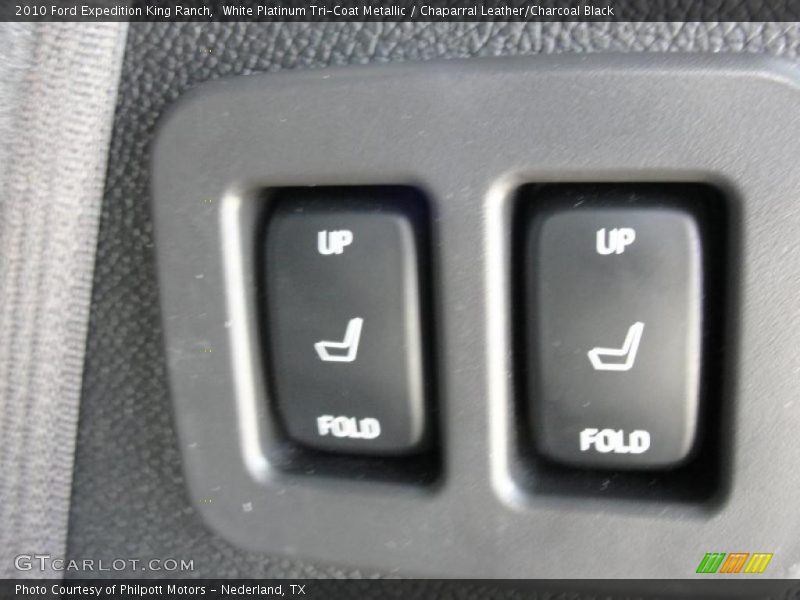 White Platinum Tri-Coat Metallic / Chaparral Leather/Charcoal Black 2010 Ford Expedition King Ranch