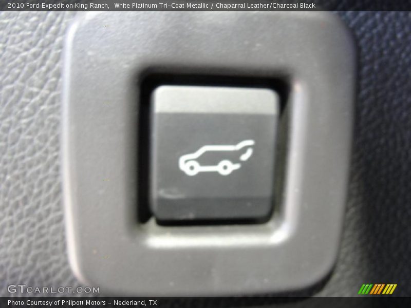 White Platinum Tri-Coat Metallic / Chaparral Leather/Charcoal Black 2010 Ford Expedition King Ranch