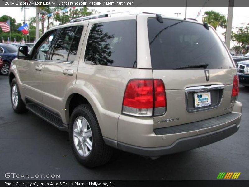 Light French Silk Metallic / Light Parchment 2004 Lincoln Aviator Luxury