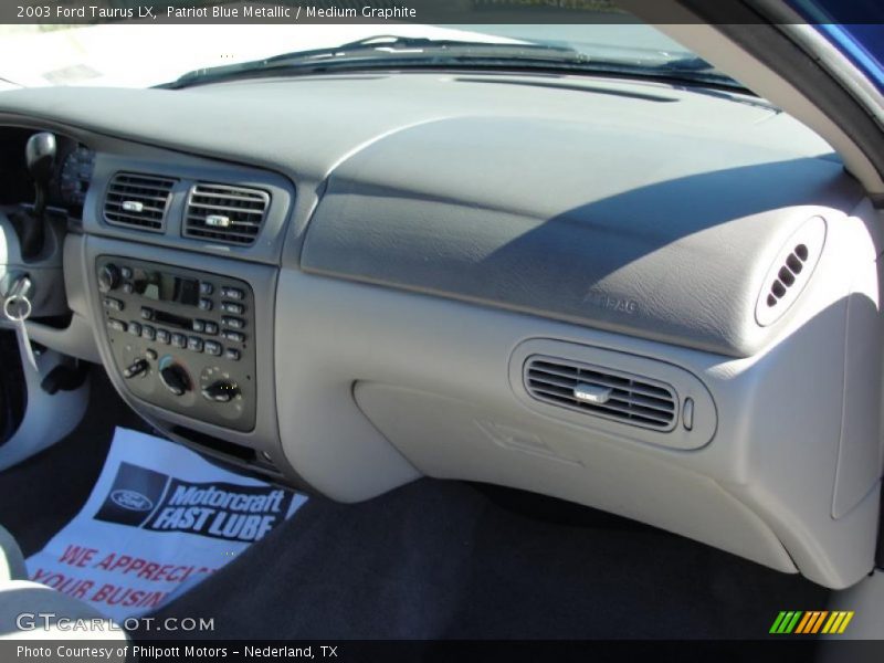 Patriot Blue Metallic / Medium Graphite 2003 Ford Taurus LX