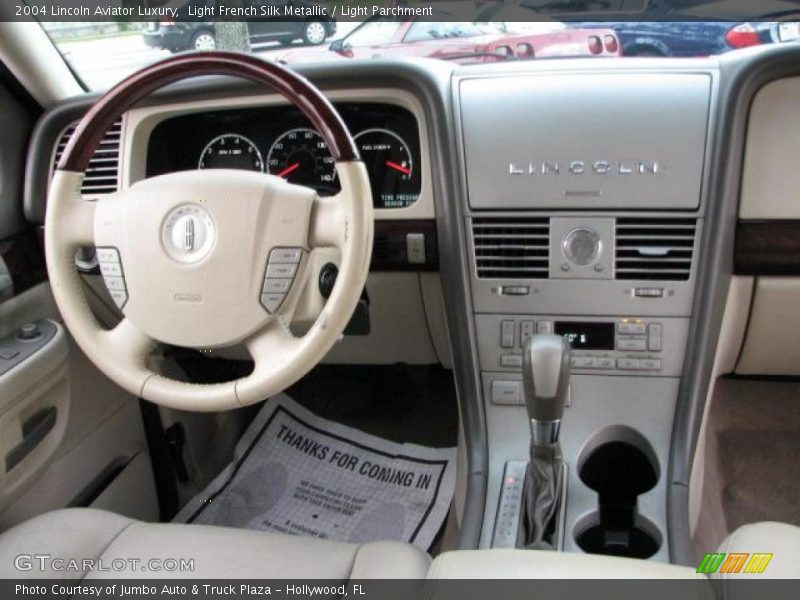 Dashboard of 2004 Aviator Luxury