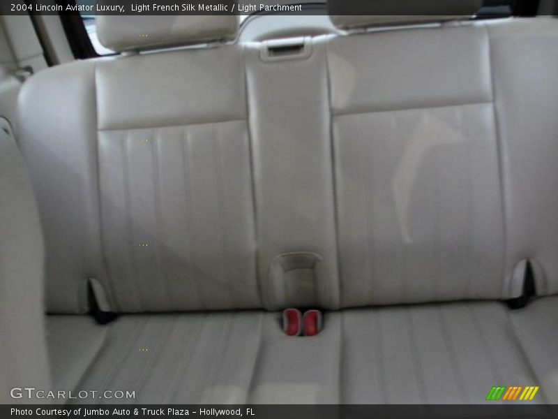 Light French Silk Metallic / Light Parchment 2004 Lincoln Aviator Luxury