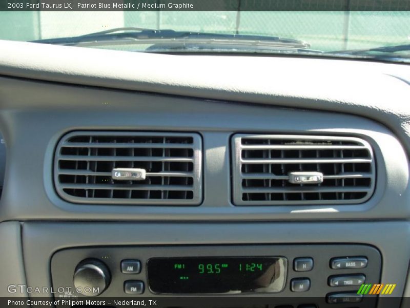 Patriot Blue Metallic / Medium Graphite 2003 Ford Taurus LX