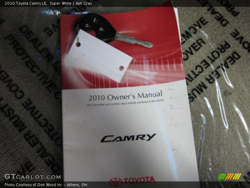 Super White / Ash Gray 2010 Toyota Camry LE