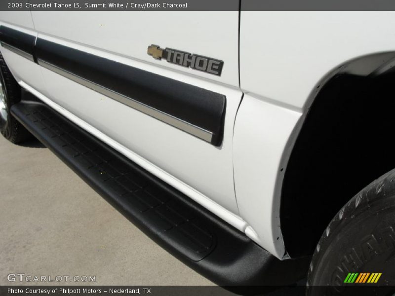 Summit White / Gray/Dark Charcoal 2003 Chevrolet Tahoe LS
