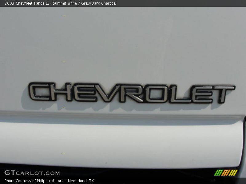 Summit White / Gray/Dark Charcoal 2003 Chevrolet Tahoe LS