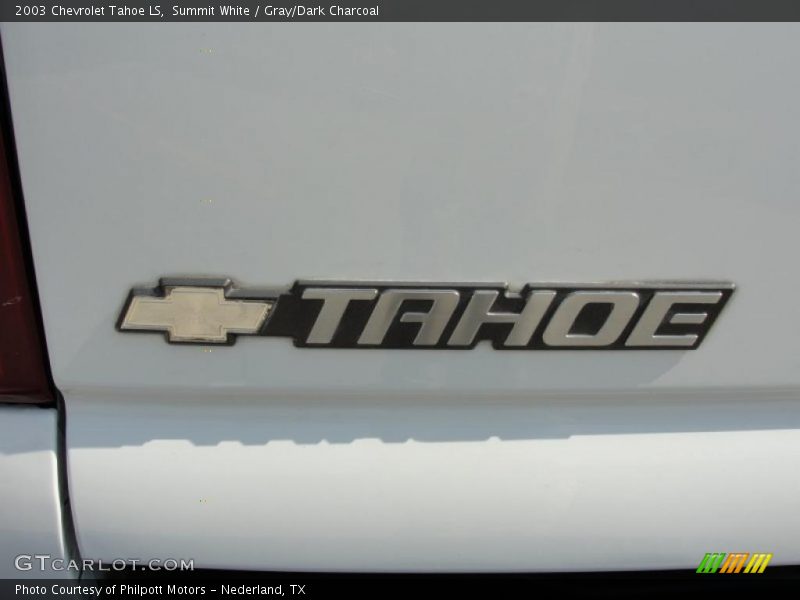 Summit White / Gray/Dark Charcoal 2003 Chevrolet Tahoe LS