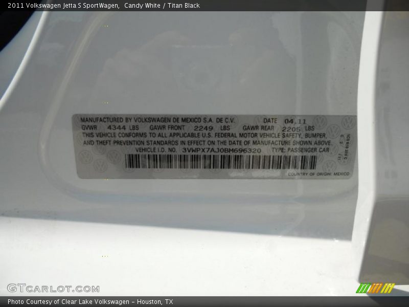 Candy White / Titan Black 2011 Volkswagen Jetta S SportWagen