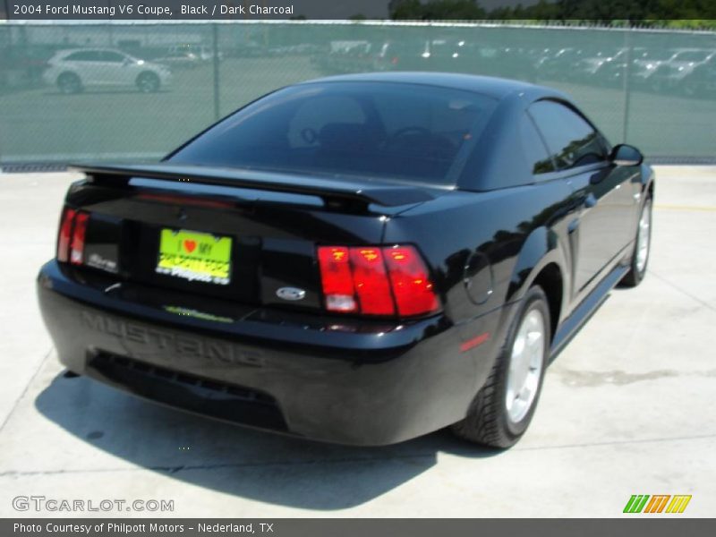 Black / Dark Charcoal 2004 Ford Mustang V6 Coupe