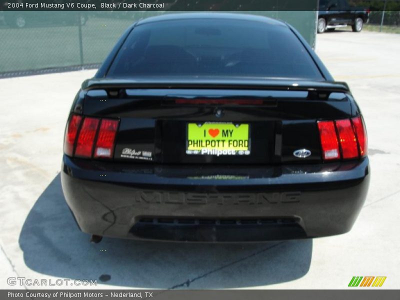 Black / Dark Charcoal 2004 Ford Mustang V6 Coupe