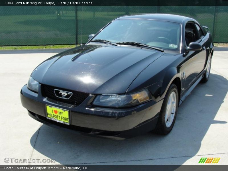 Black / Dark Charcoal 2004 Ford Mustang V6 Coupe