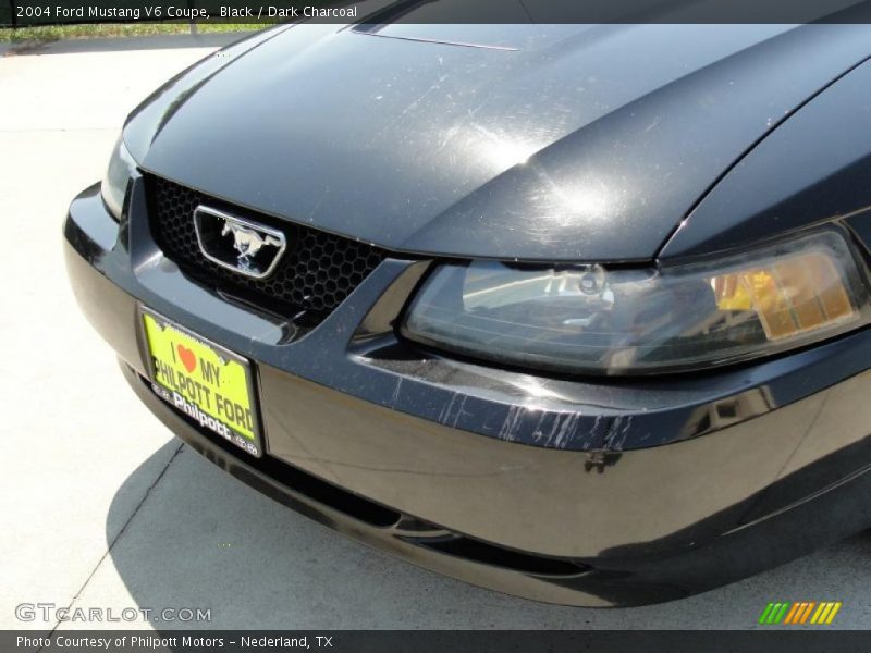 Black / Dark Charcoal 2004 Ford Mustang V6 Coupe